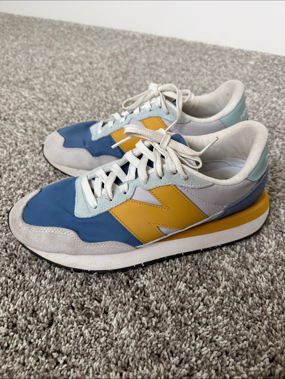 New Balance 237